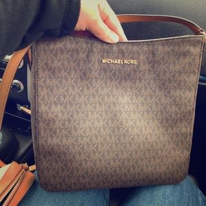 Michael kors crossbody
